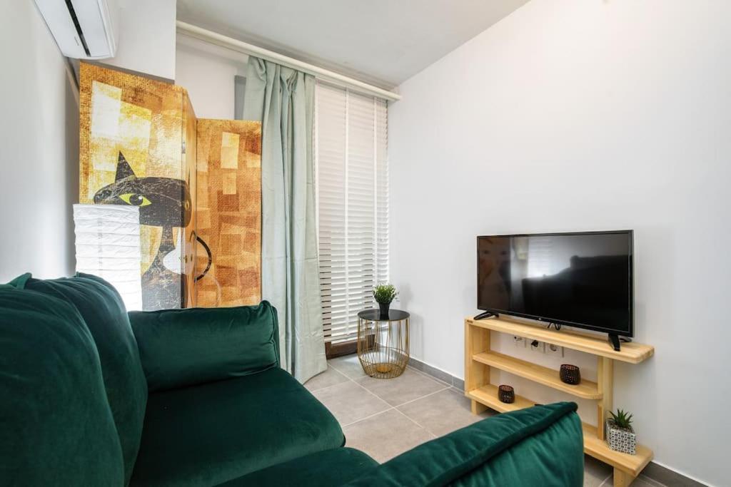 Modern Boutique Apartment Атина Екстериор снимка