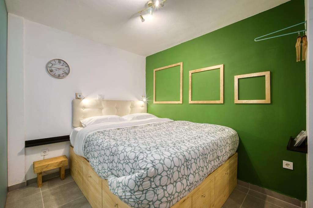 Modern Boutique Apartment Атина Екстериор снимка